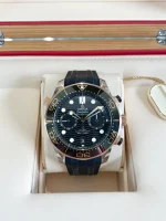 Seamaster Diver 300m CHRONOGRAPH Sedna™ Gold Black 44mm - Image 4