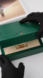 Rolex Cosmograph Daytona White Mother of Pearl Diamond Dial, Yellow Gold, 116508 - Image 4